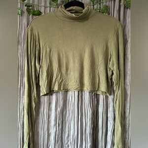 Green, cropped, long sleeve, turtle neck